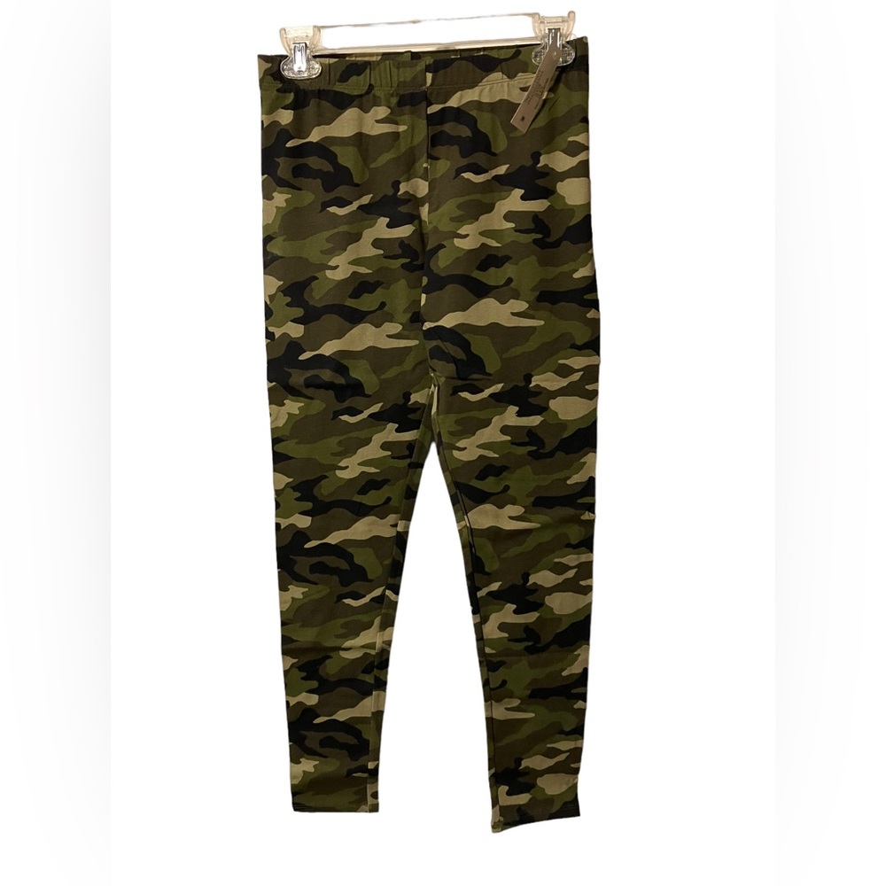 NWT Woman’s dark green/grey camouflage ankle leggings